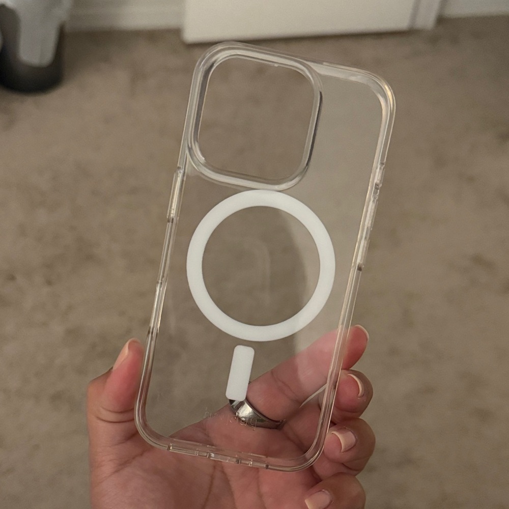 Heyday Clear iPhone 16 Pro Case with MagSafe